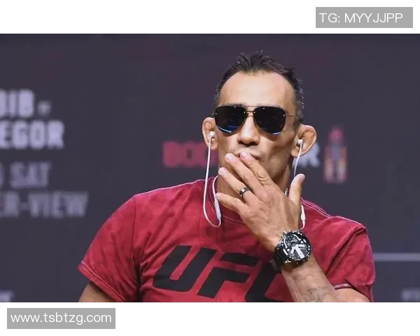 巴拉托尼足球明星的传奇之路与辉煌成就探秘